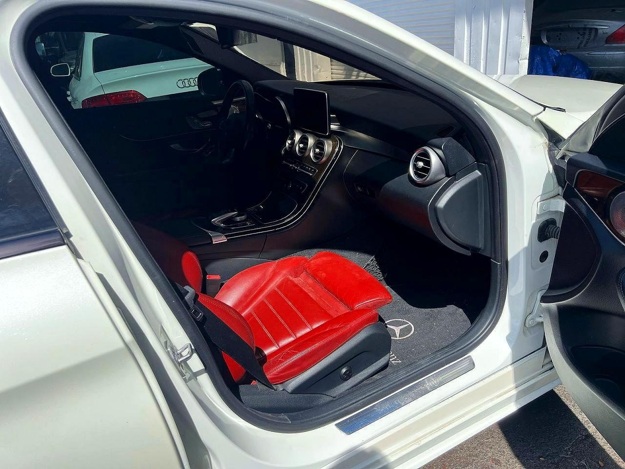 2018 Mercedes-Benz C 300 4Matic - Фото 5