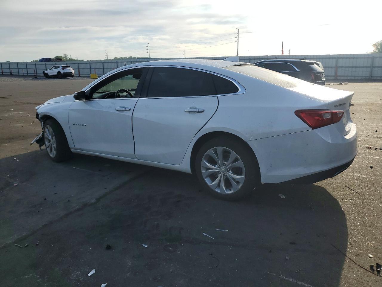 2018 Chevrolet Malibu Premier - Фото 2