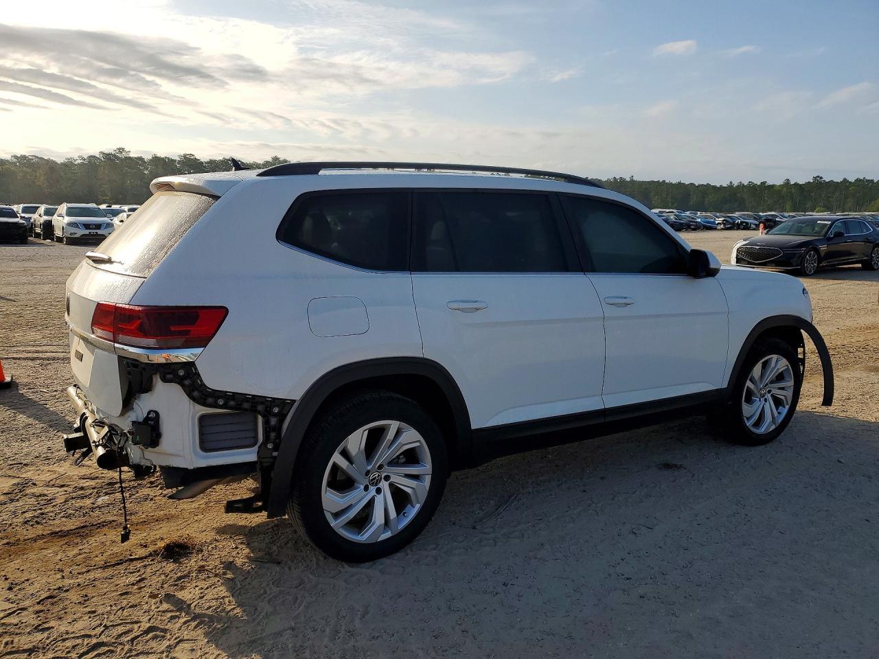 2023 Volkswagen Atlas Se - Image 3