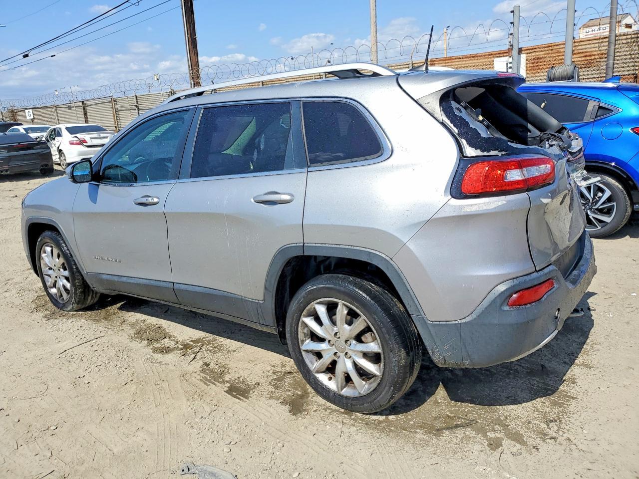 2017 Jeep Cherokee Limited - Image 2