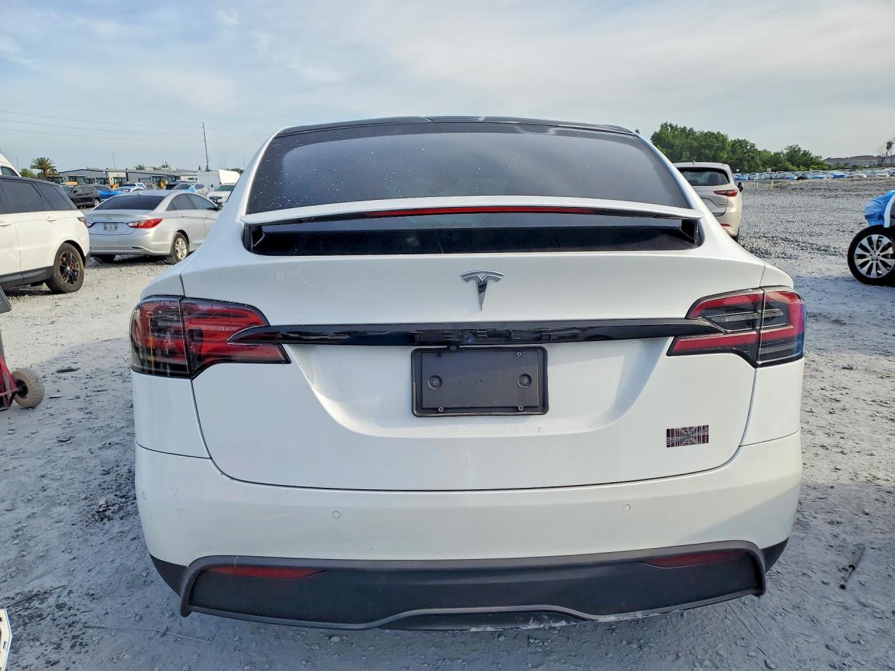 2022 Tesla Model X - Фото 6
