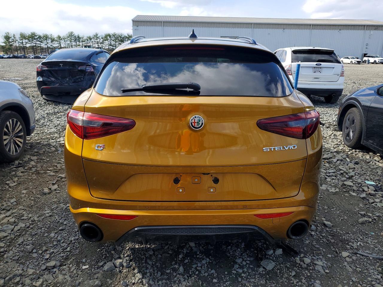 2022 Alfa Romeo Stelvio Ti - Фото 6