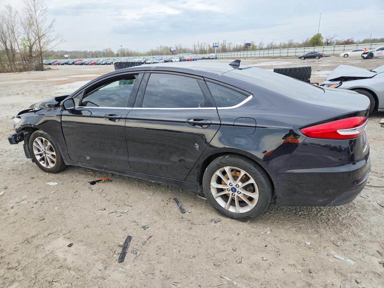 2020 Ford Fusion Se - Image 2