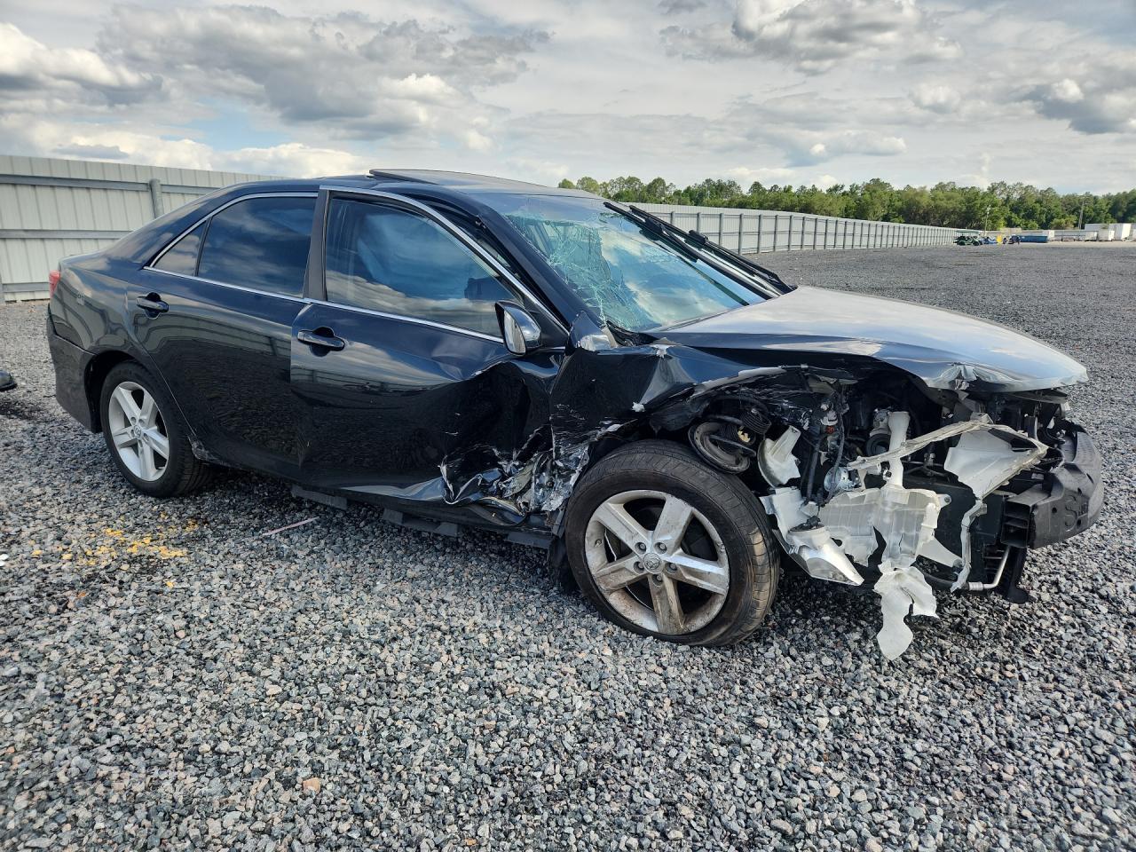 2013 Toyota Camry Se - Image 4