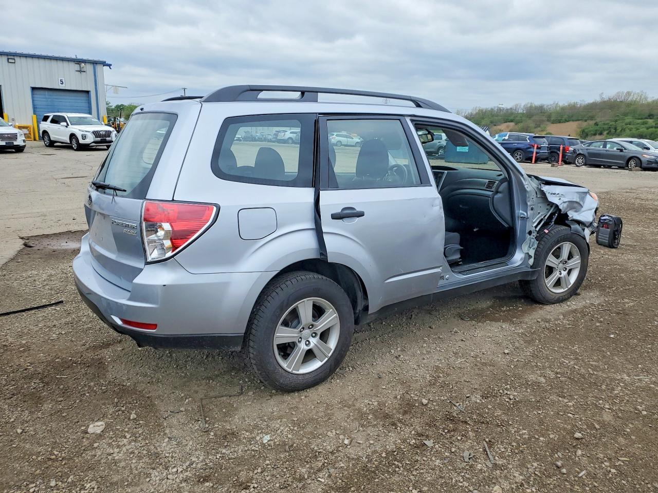 2013 Subaru Forester 2.5X - Фото 3