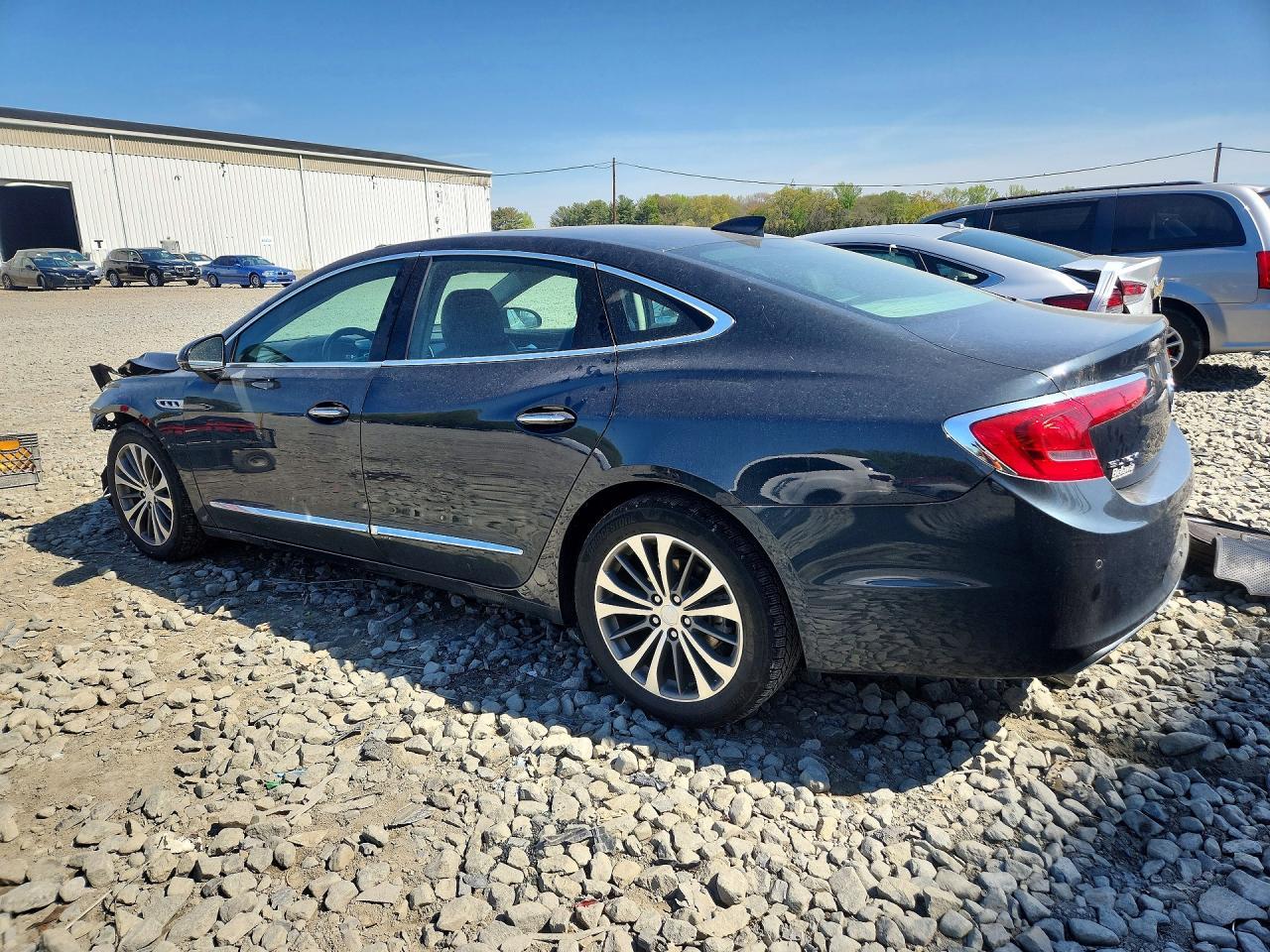 2018 Buick Lacrosse Essence - Image 2