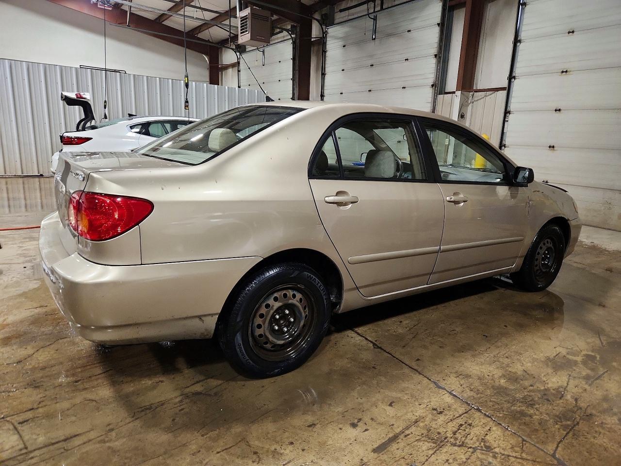 2004 Toyota Corolla Le - Image 3