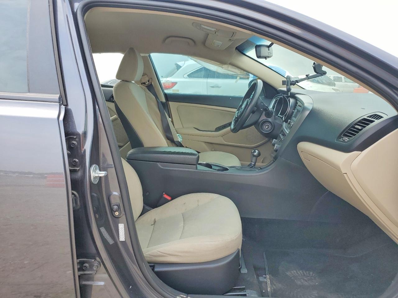 2015 Kia Optima 4D Lx - Image 7