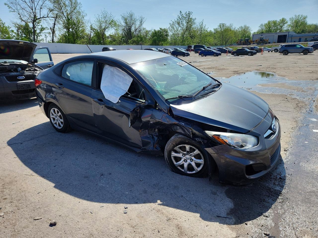 2013 Hyundai Accent Gls - Фото 4