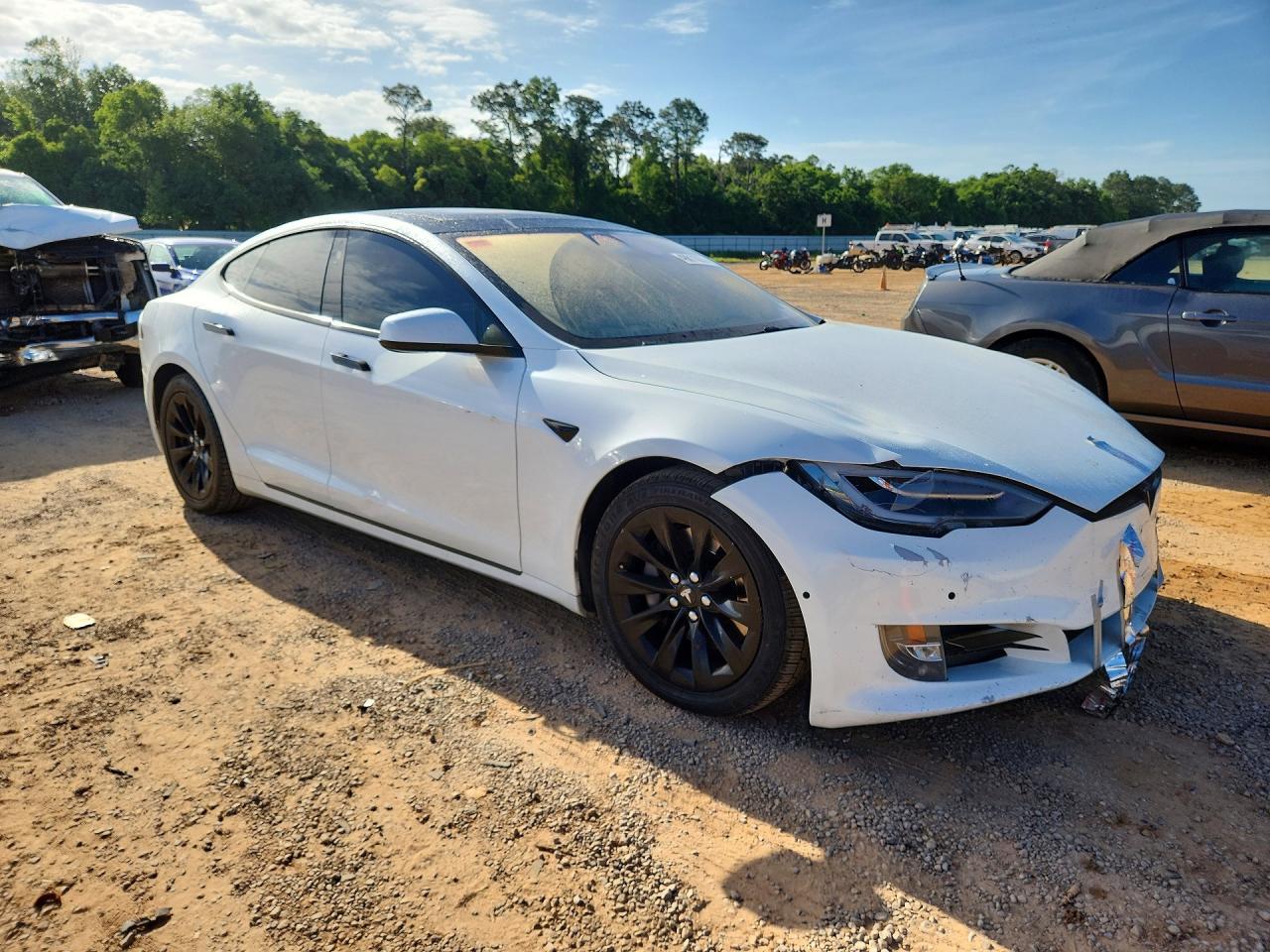 2017 Tesla Model S - Image 4