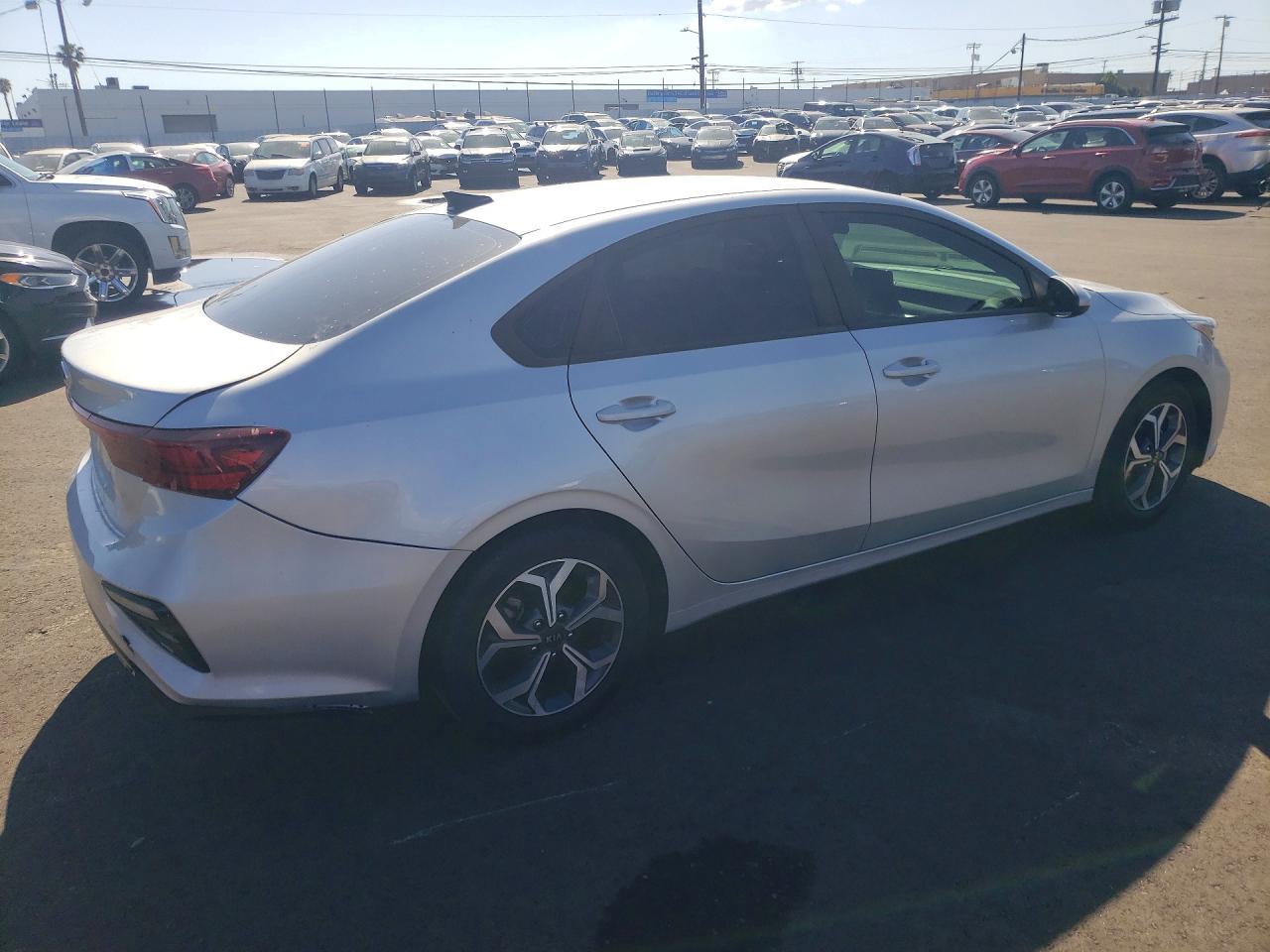 2019 Kia Forte Lxs - Фото 3