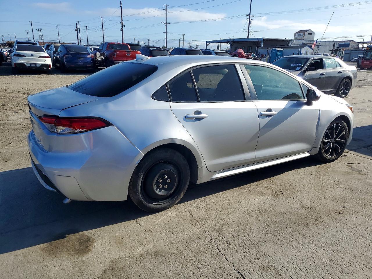 2021 Toyota Corolla Le - Фото 3