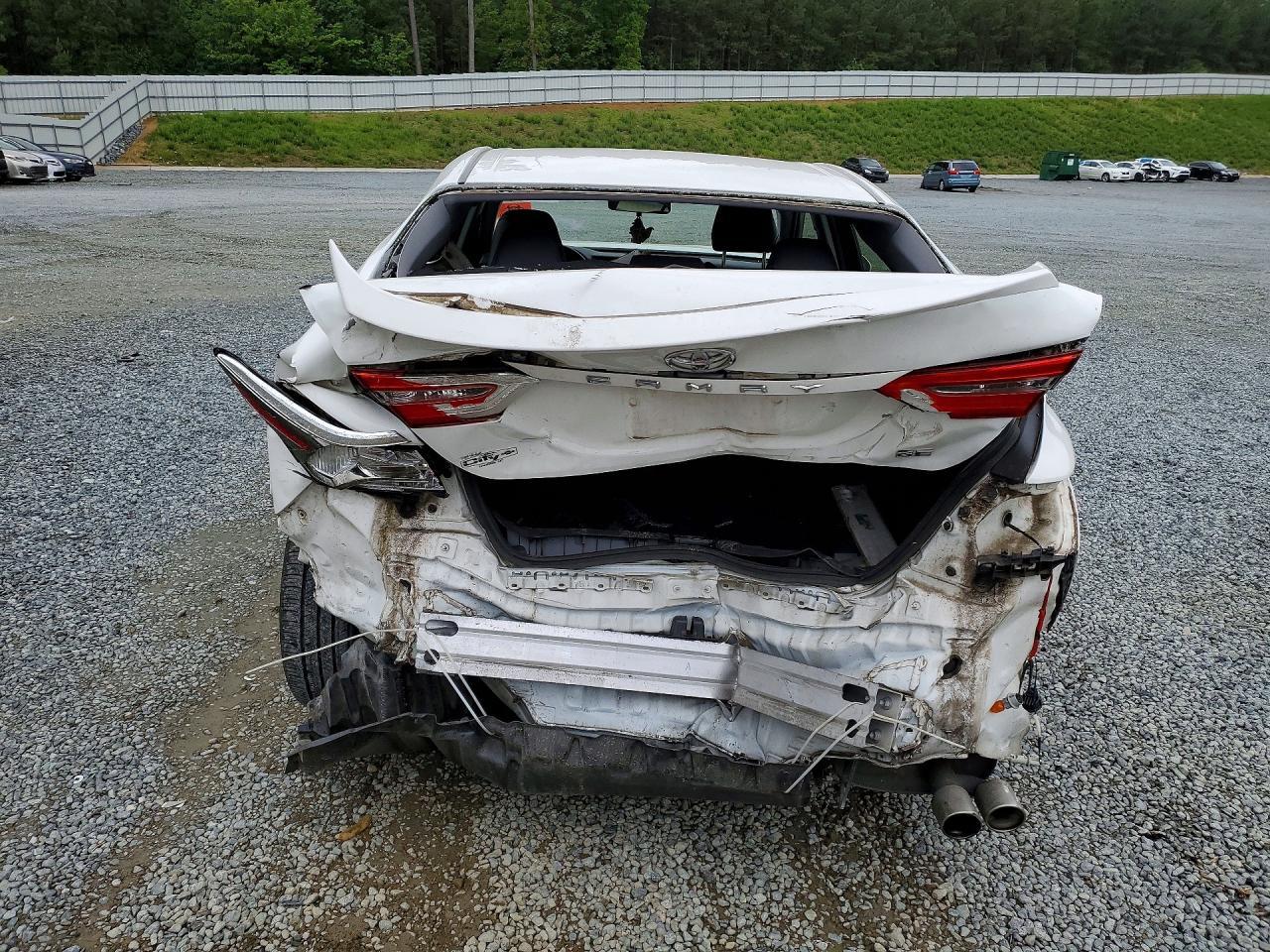 2018 Toyota Camry Se - Фото 6