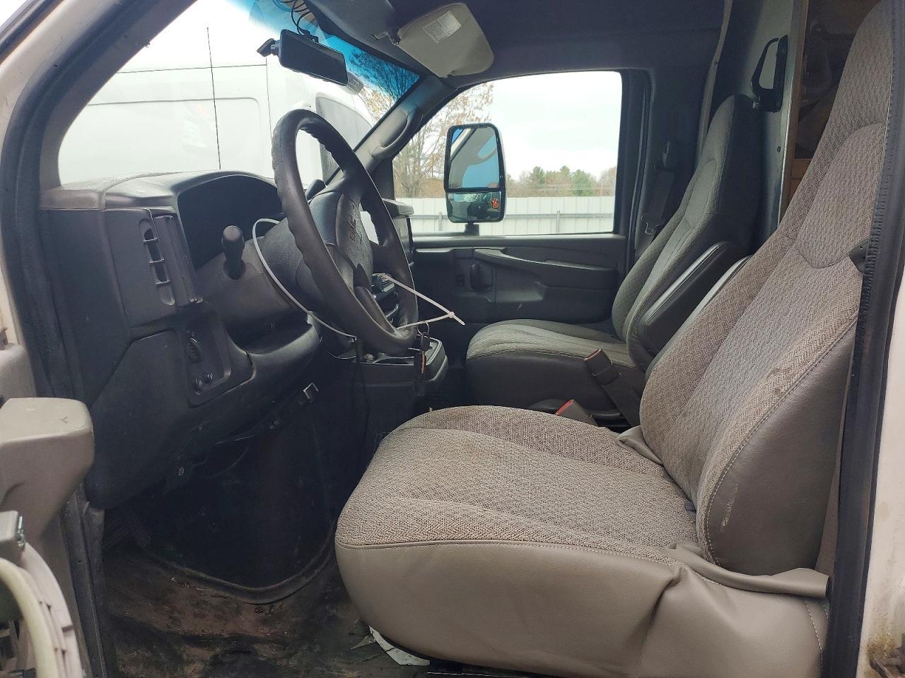 2004 GMC Savana Cutaway G3500 - Фото 7