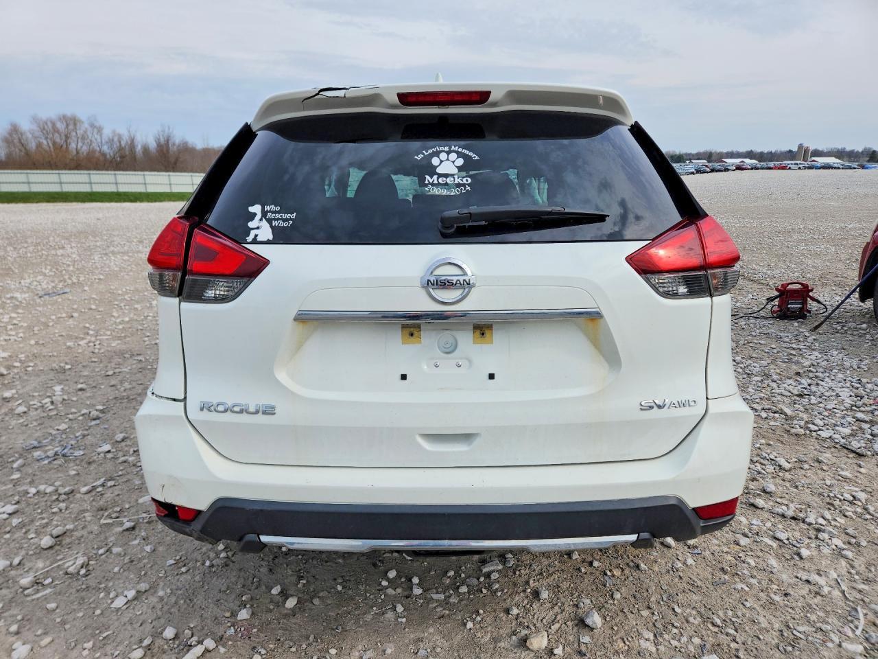 2017 Nissan Rogue Sv - Image 6