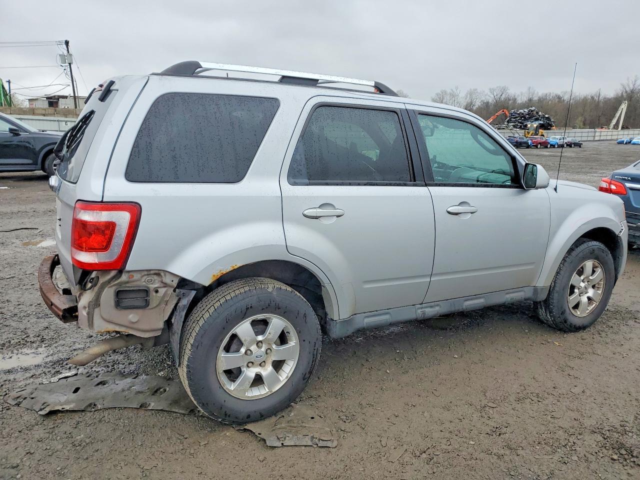 2011 Ford Escape Limited - Фото 3
