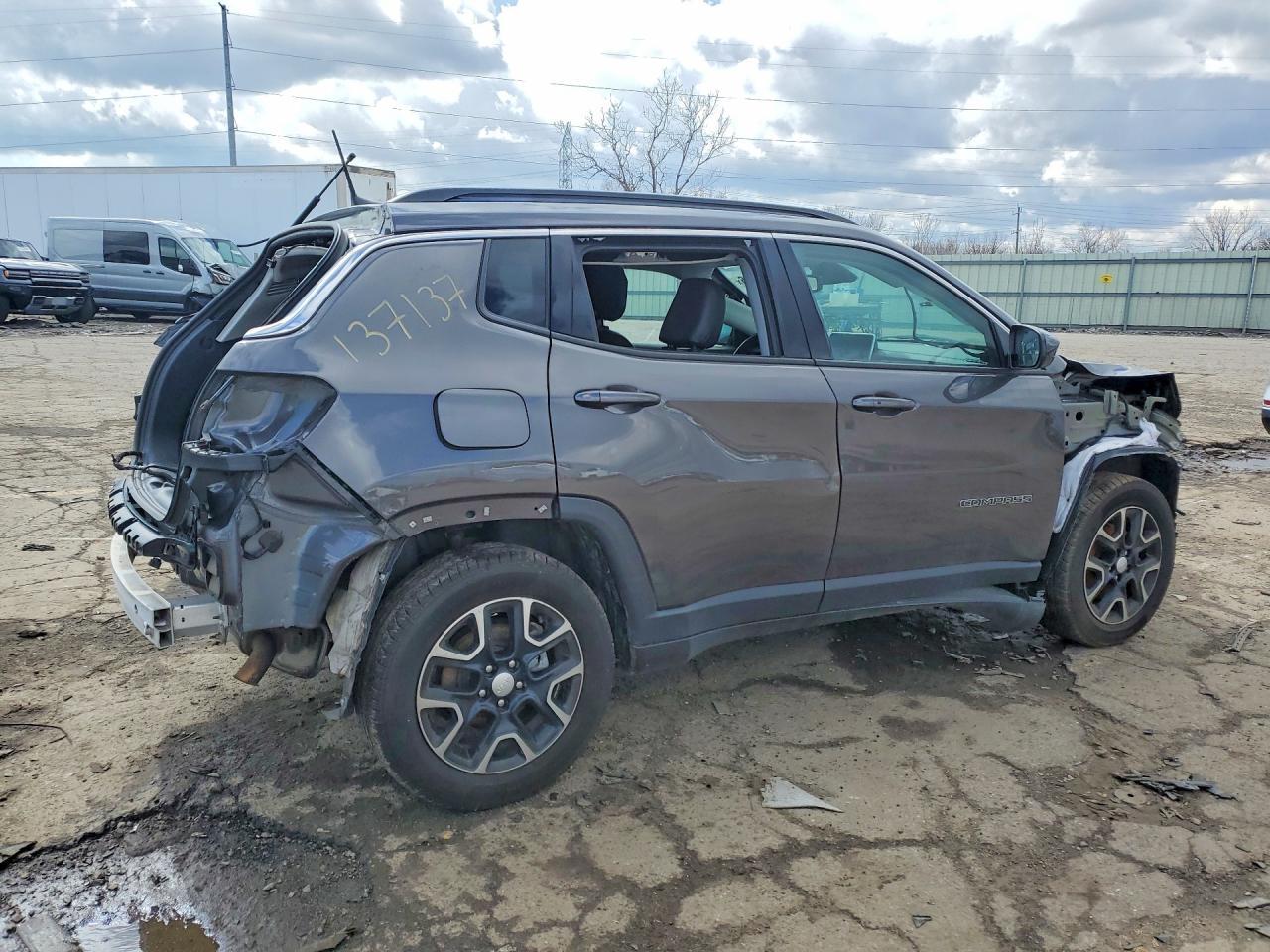 2022 Jeep Compass Latitude - Фото 3