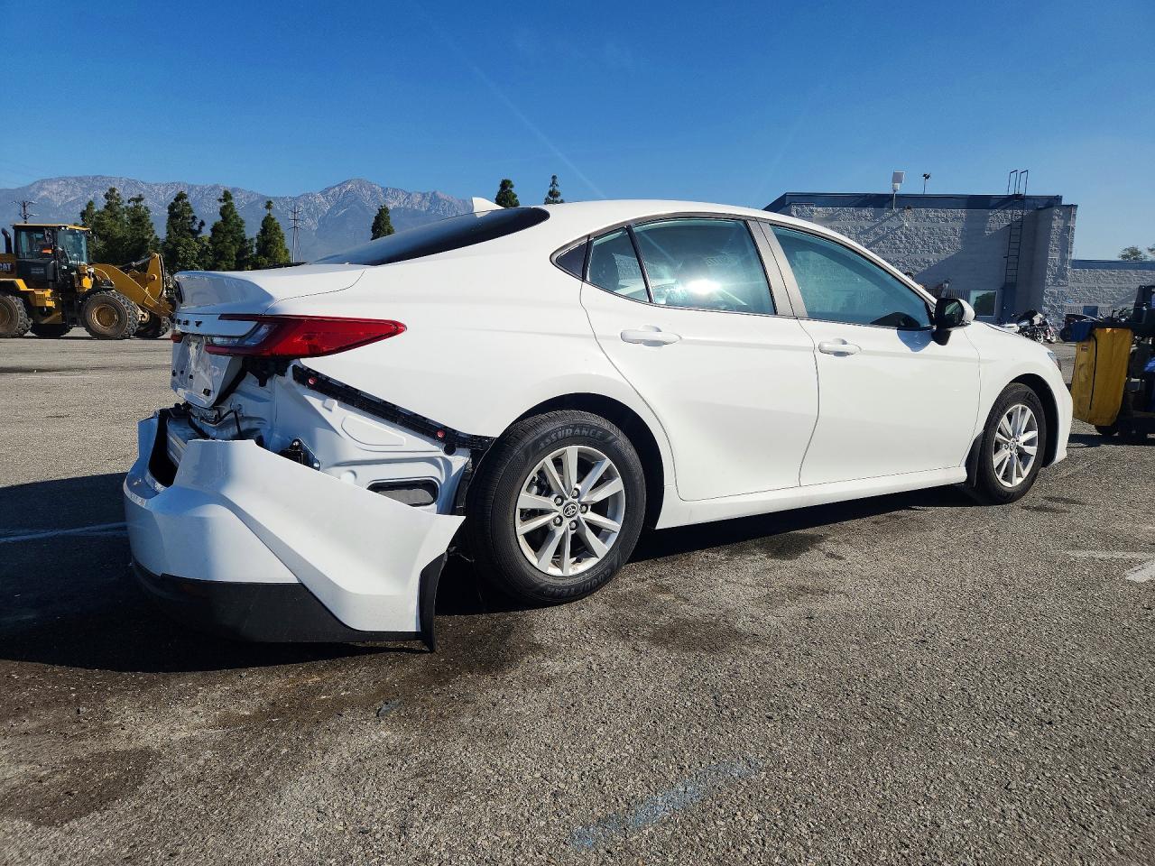 2026 Toyota Camry Le - Фото 3