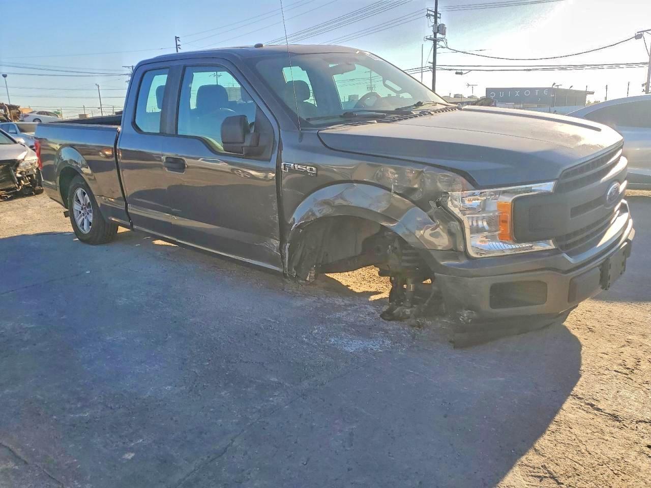 2018 Ford F150 Super Cab - Фото 4