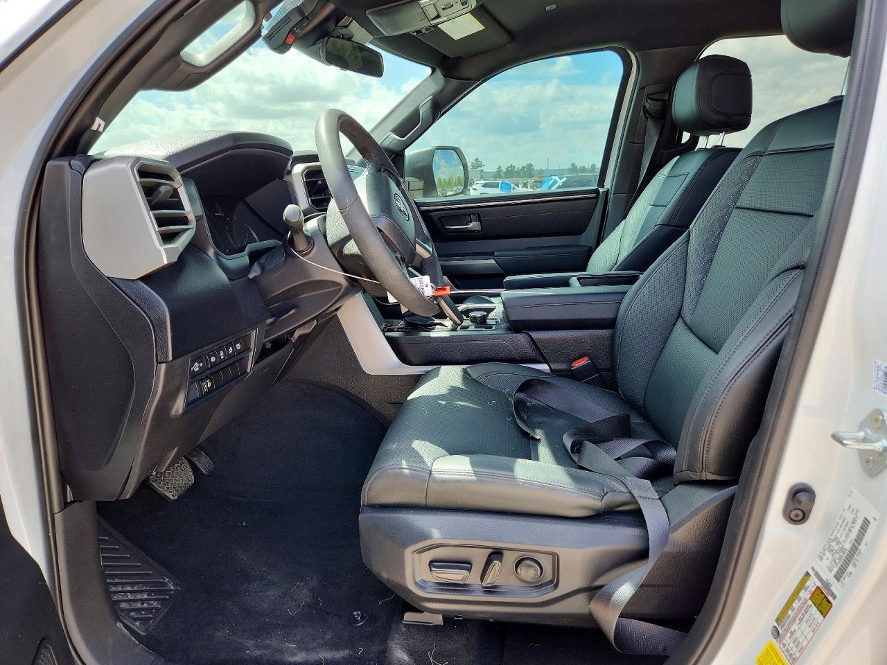 2025 Toyota Tundra Sr5 - Image 7