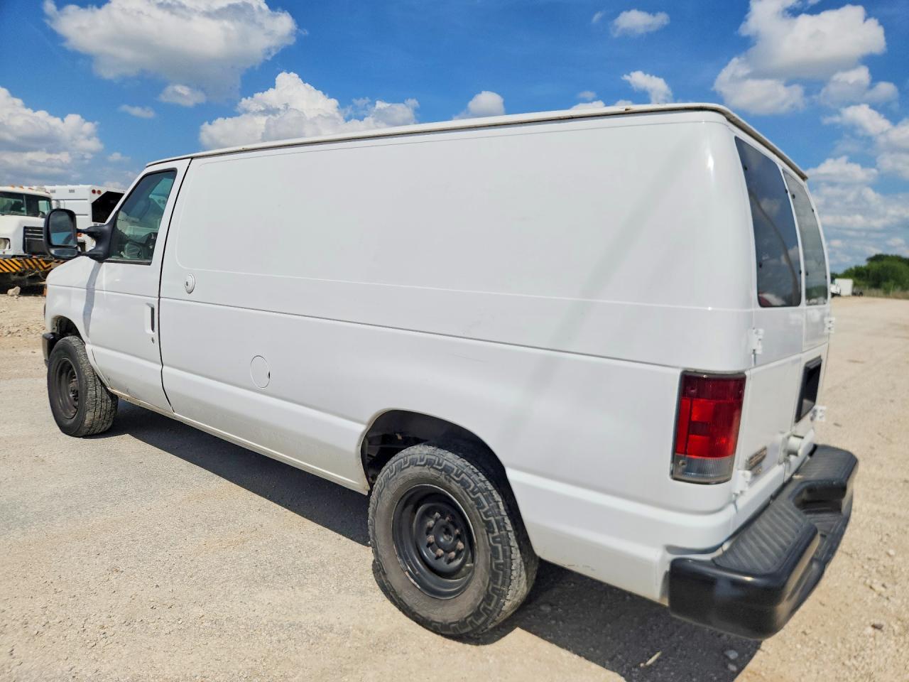 2011 Ford E250 E250 - Фото 2