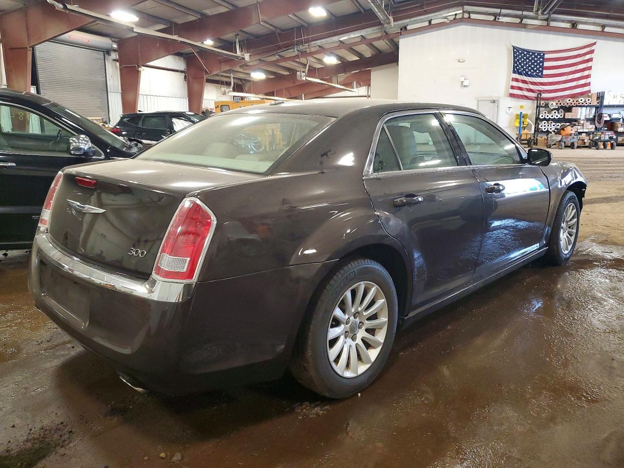 2013 Chrysler 300 - Image 3