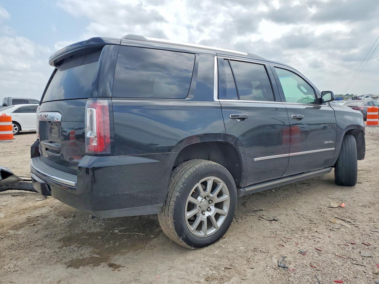 2018 GMC Yukon Denali - Фото 3