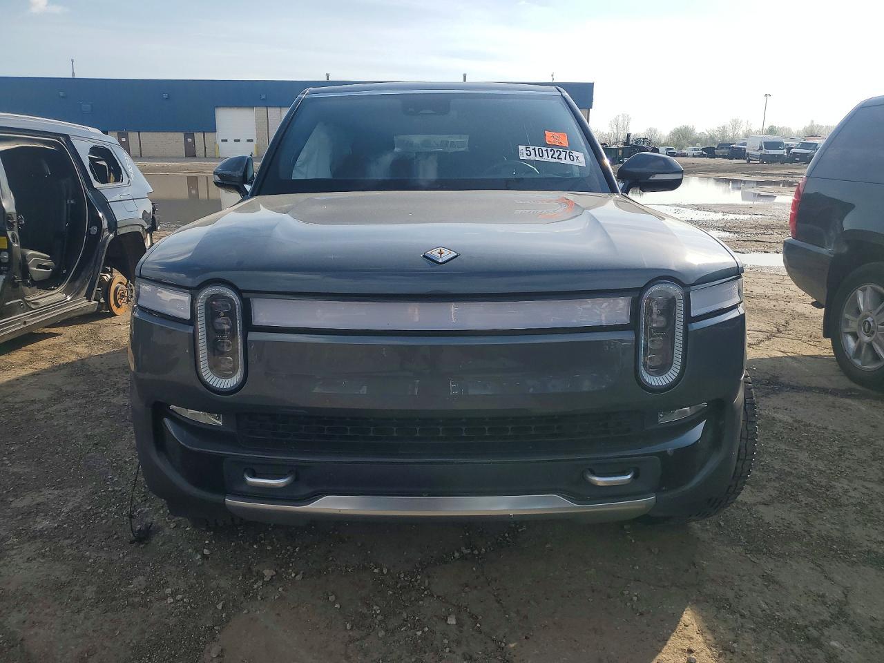 2023 Rivian R1S Adventure - Фото 5