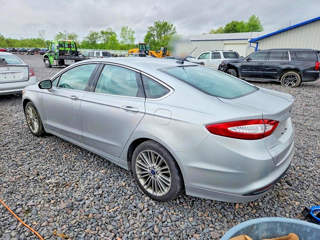 2015 Ford Fusion Se - Image 2