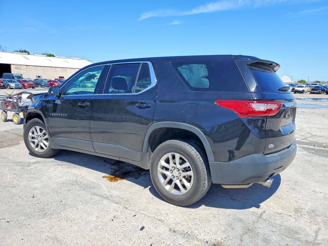 2018 Chevrolet Traverse Ls - Image 2