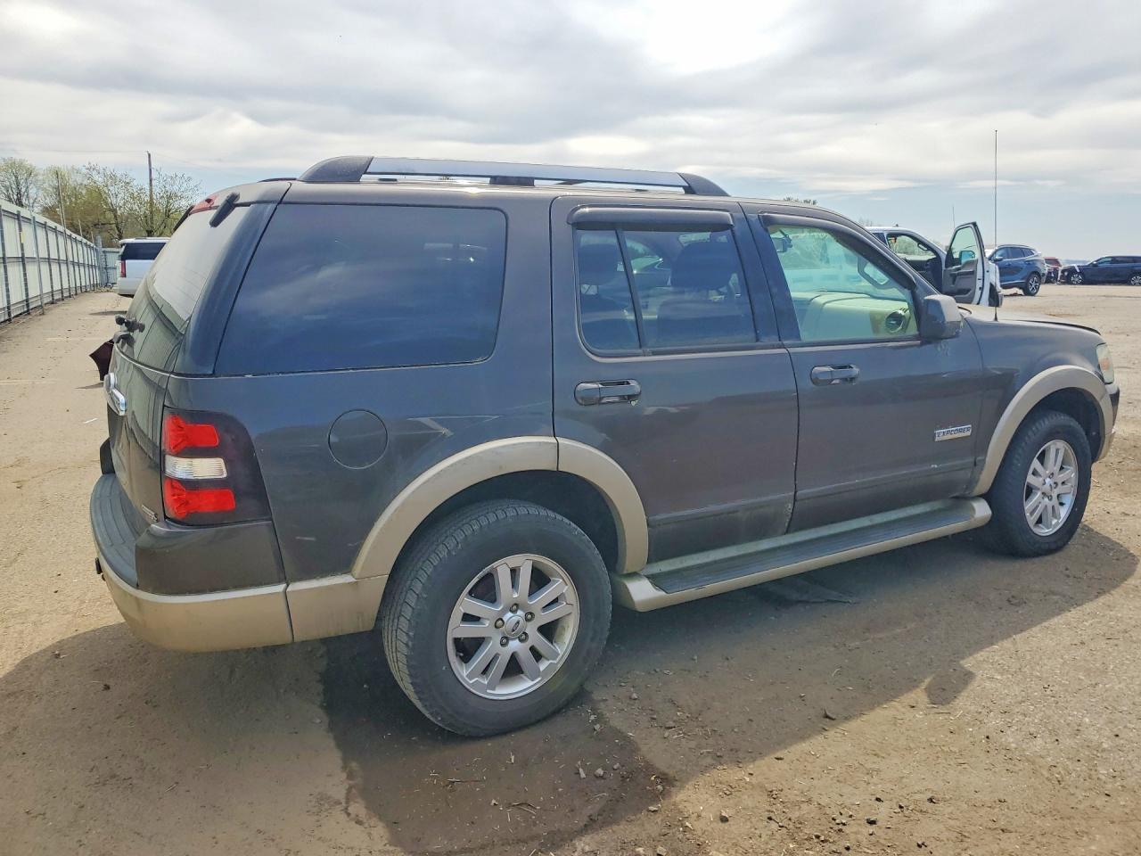 2006 Ford Explorer Eddie Bauer - Фото 3