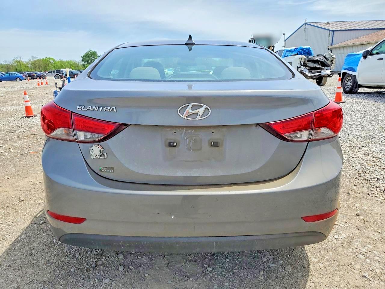 2014 Hyundai Elantra - Image 6