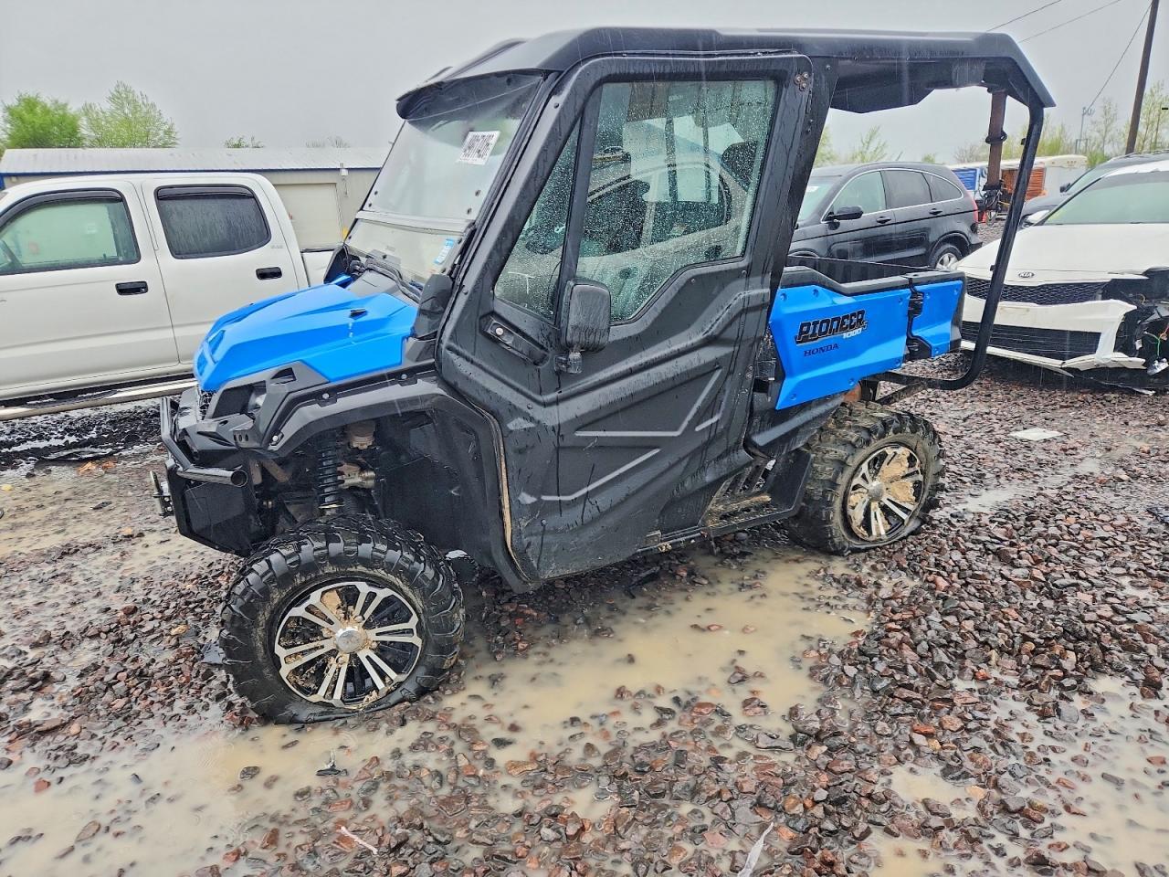 2017 Honda Pioneer 1000 Utility Vehicle - Фото 2