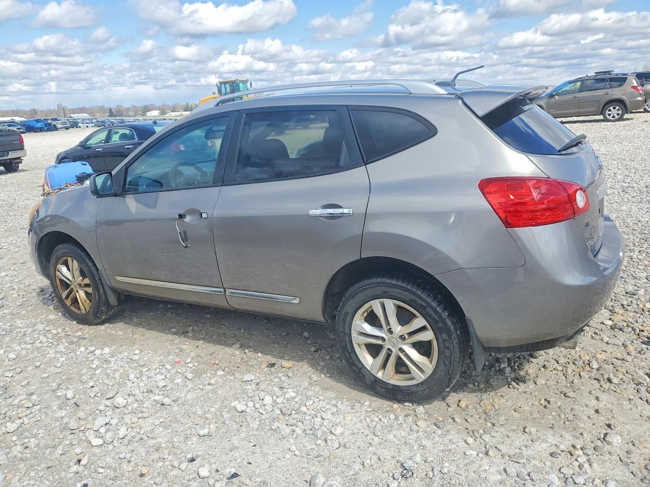 2013 Nissan Rogue S - Image 2