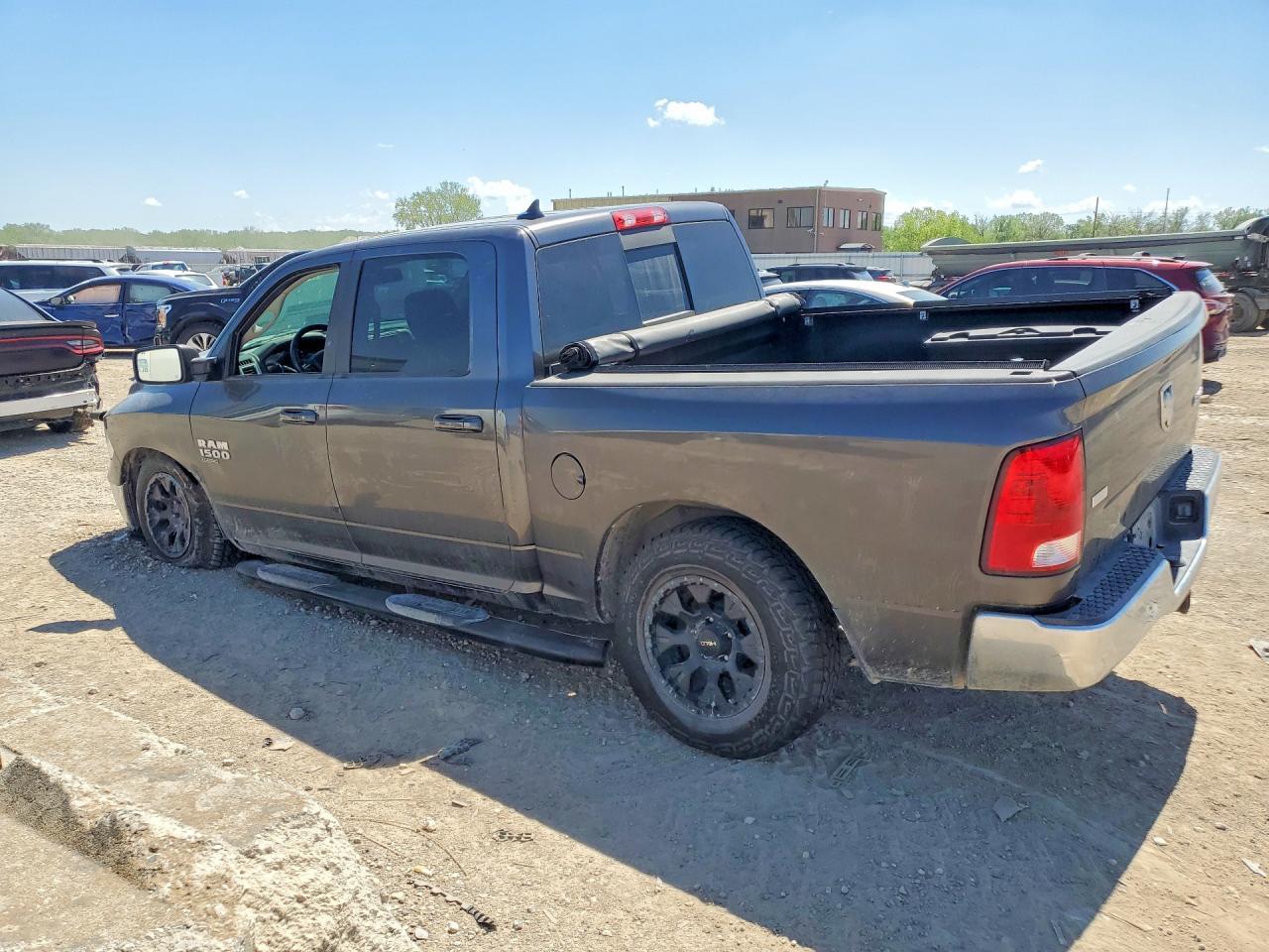 2019 Ram 1500 Classic Slt - Фото 2