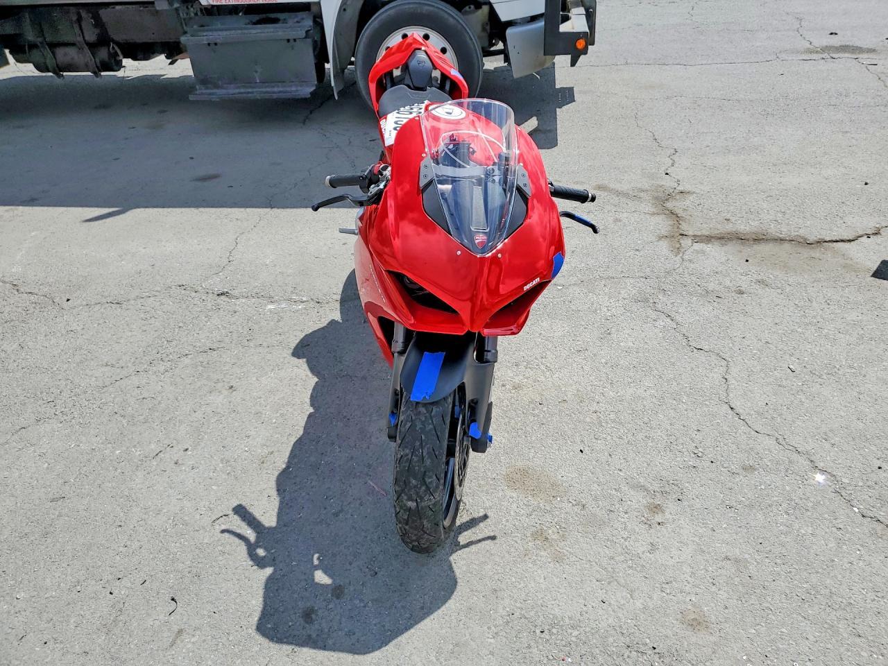 2022 Ducati Panigale V2 - Image 2