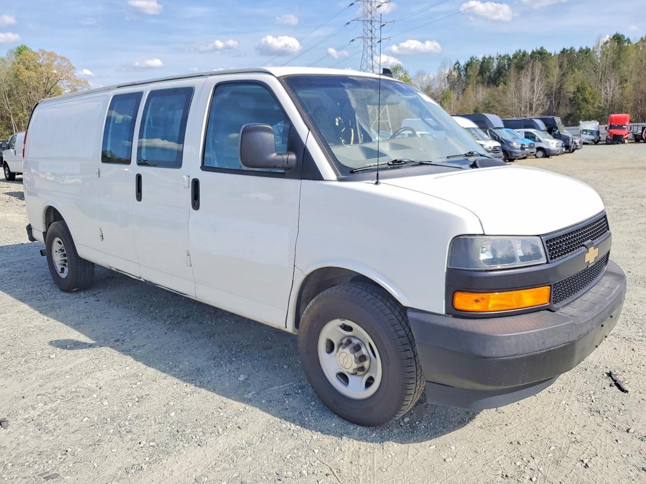 2019 Chevrolet Express 3500 Utility / Service Van - Image 4