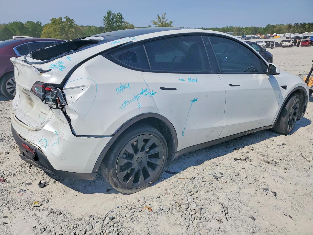 2022 Tesla Model Y - Image 3