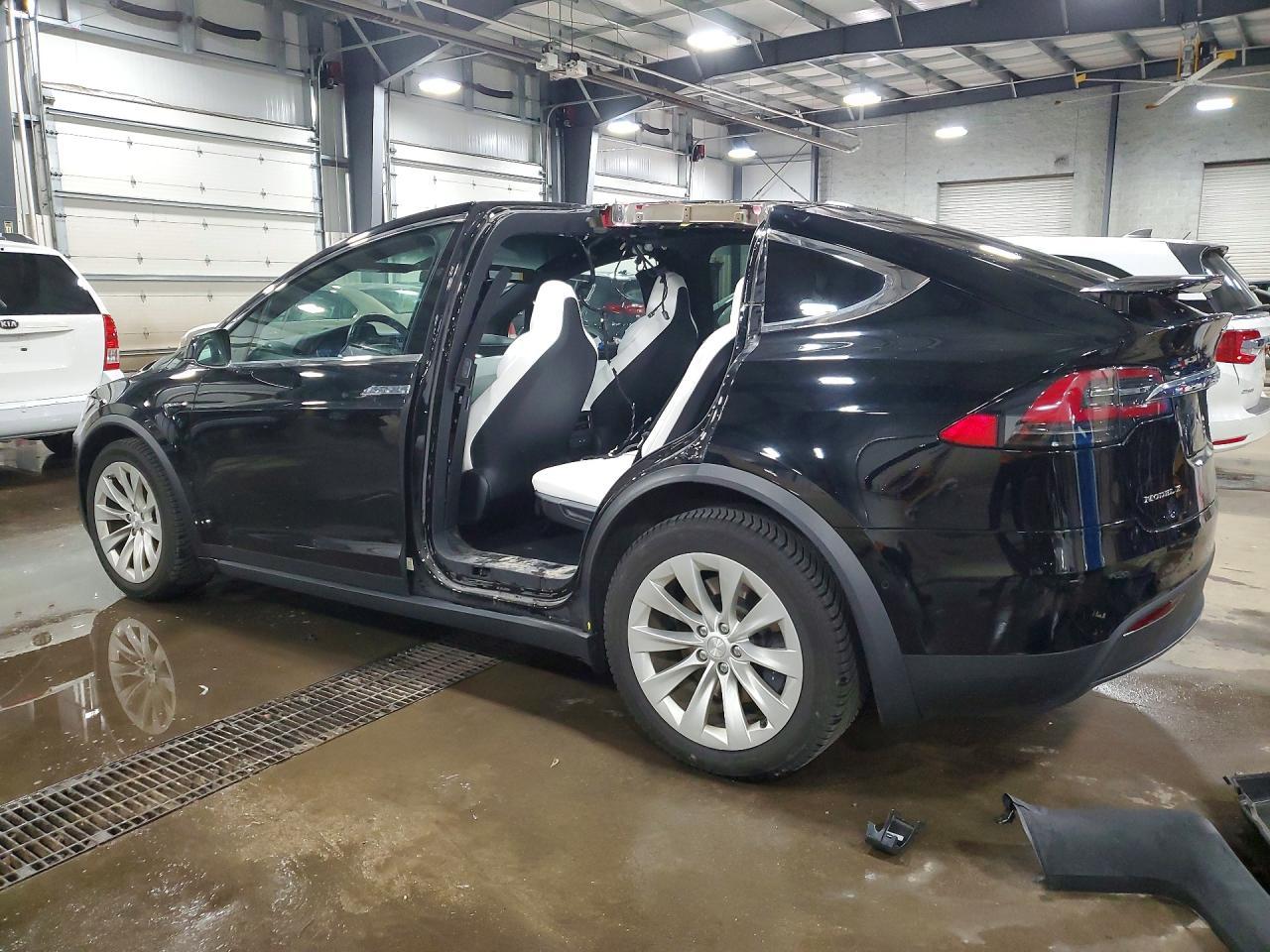 2018 Tesla Model X - Фото 2