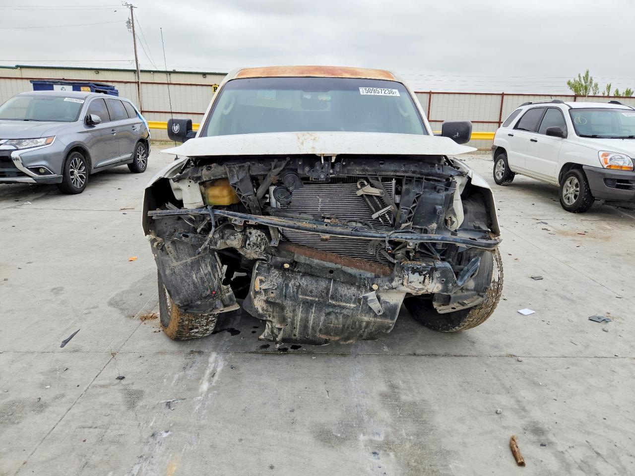 2009 Nissan Titan Xe - Image 5