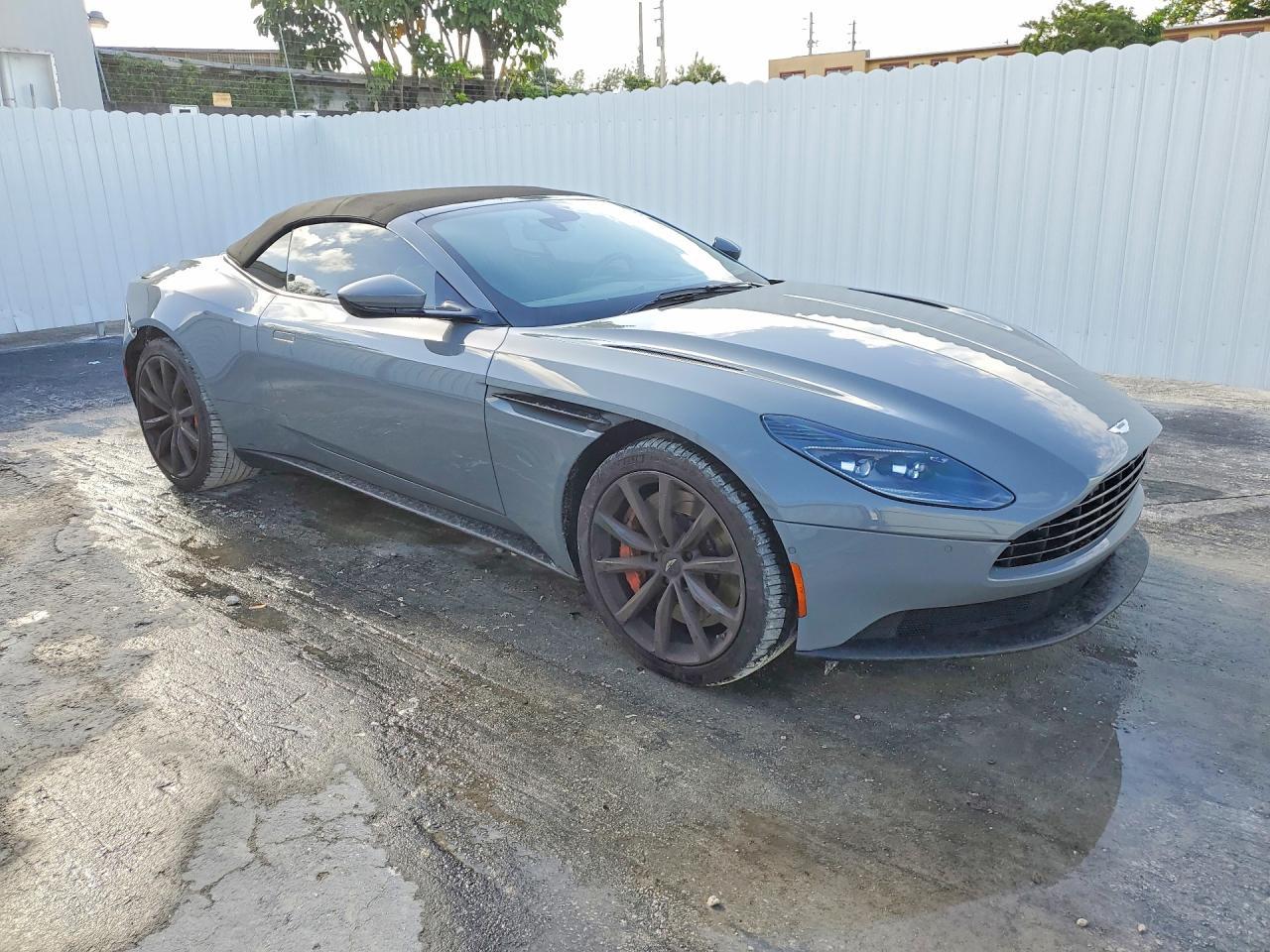 2020 Aston Martin Db11 - Фото 4