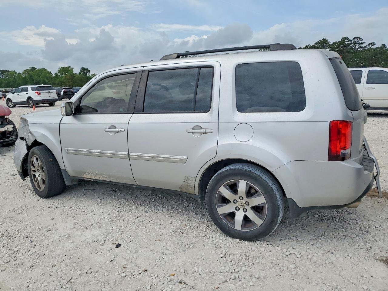 2012 Honda Pilot Touring - Image 2