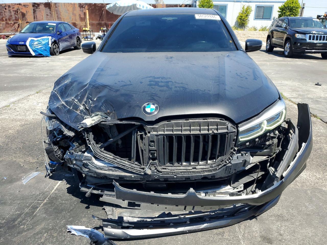 2020 BMW 750 Xi - Фото 5