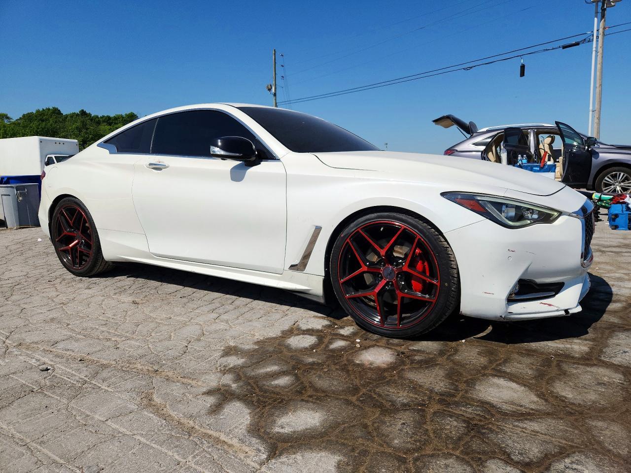 2017 Infiniti Q60 3.0T Premium - Image 4