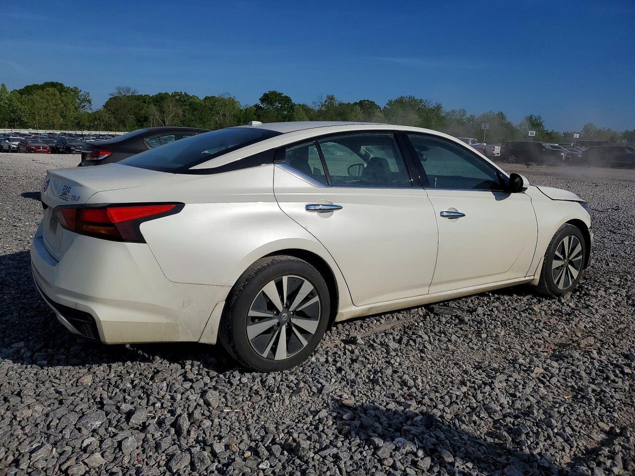 2019 Nissan Altima Sv - Фото 3