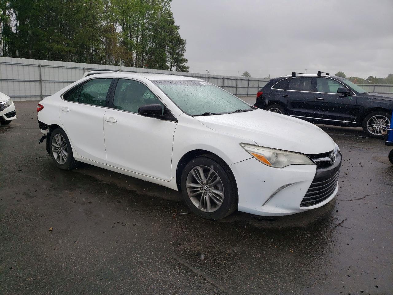2017 Toyota Camry Se - Image 4