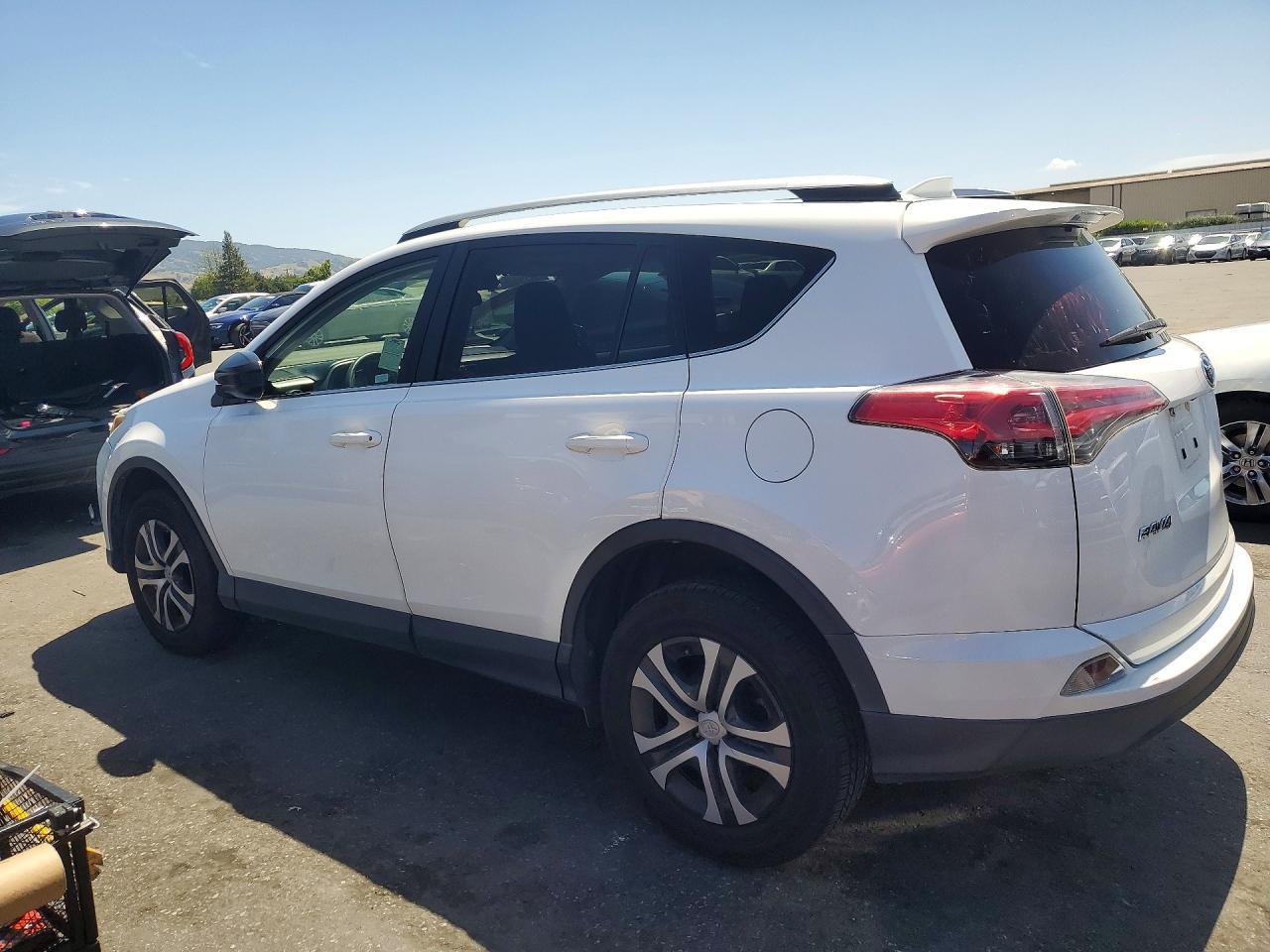 2016 Toyota Rav4 Le - Фото 2