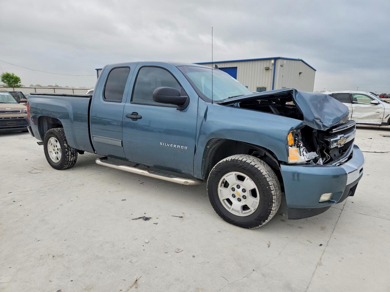 2011 Chevrolet Silverado C1500 Lt - Image 4