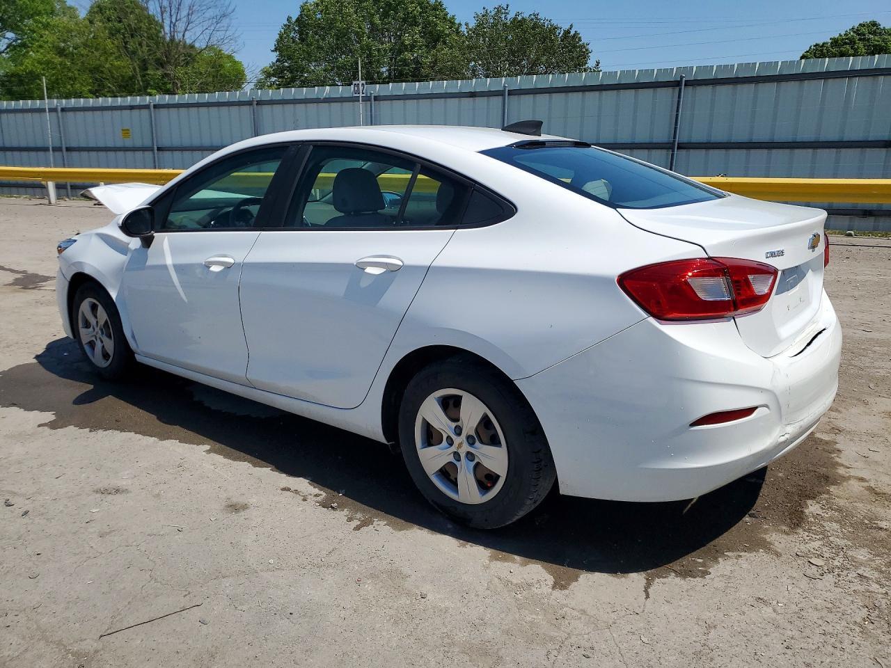 2018 Chevrolet Cruze Ls - Image 2