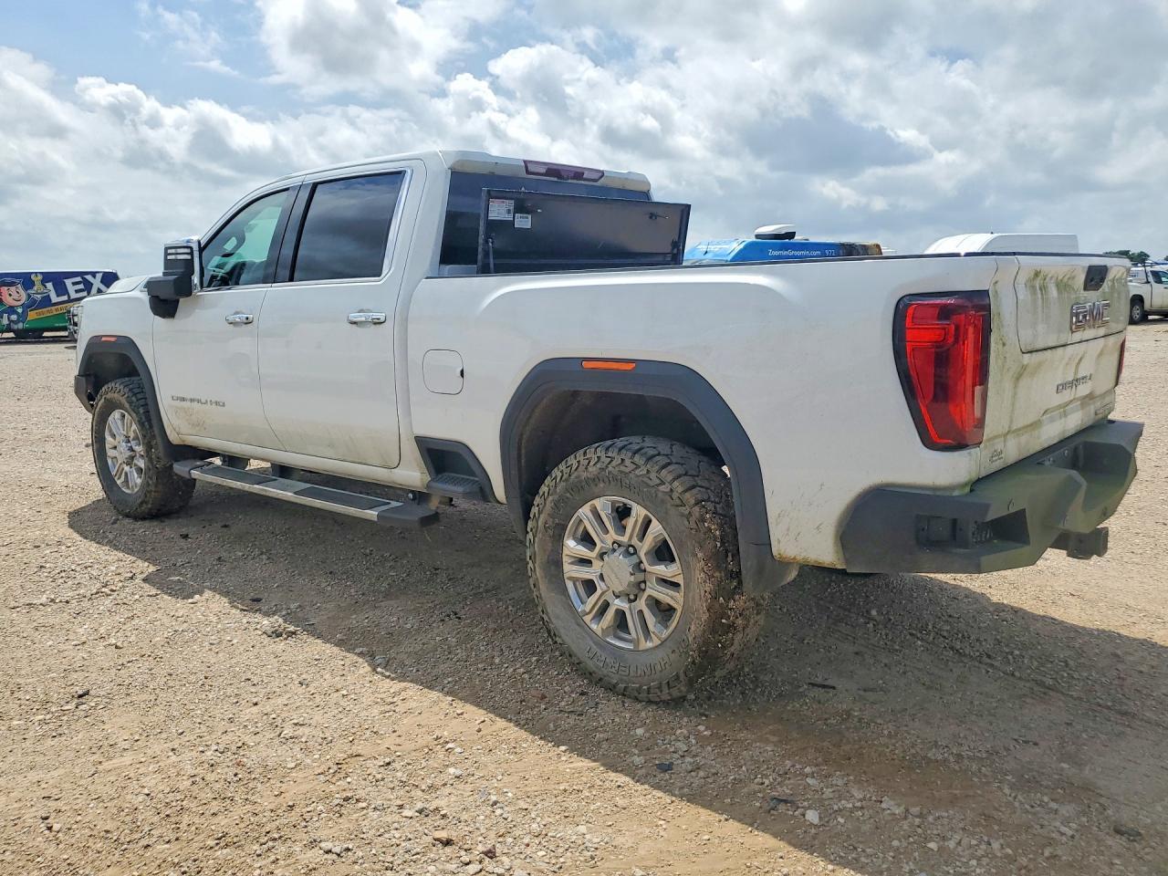 2023 GMC Sierra K2500 Denali - Image 2